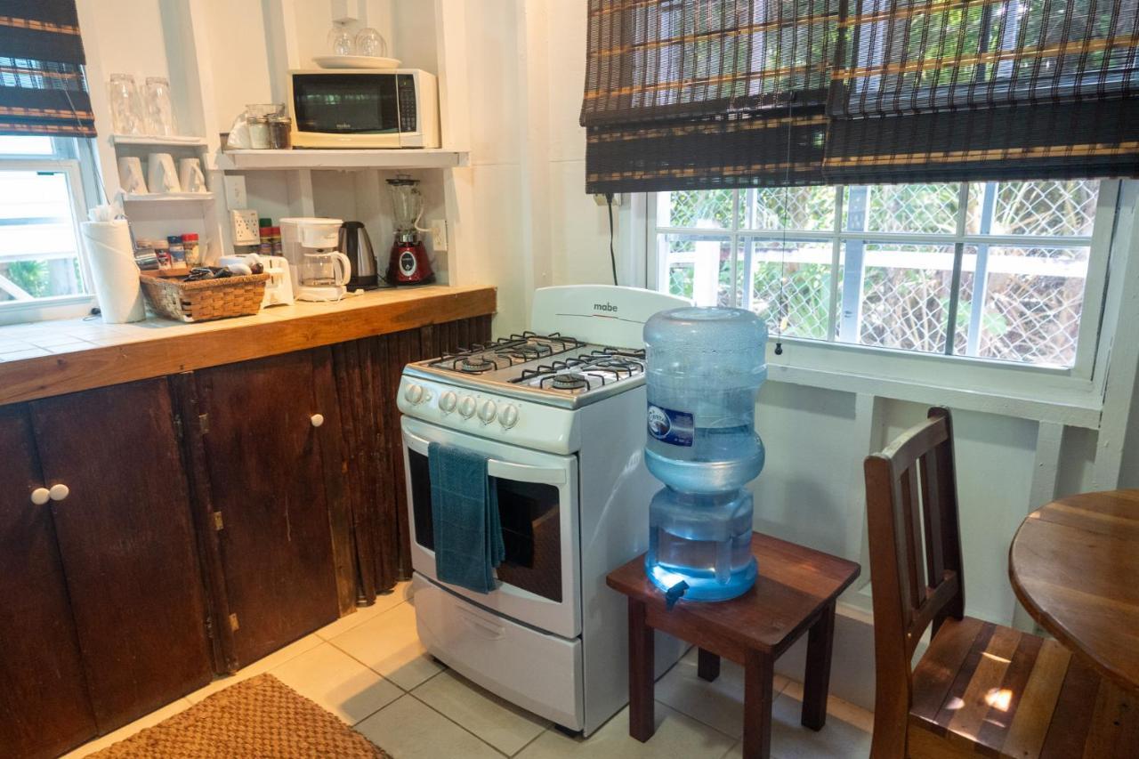 Hummingbirds Cabins Caye Caulker Εξωτερικό φωτογραφία